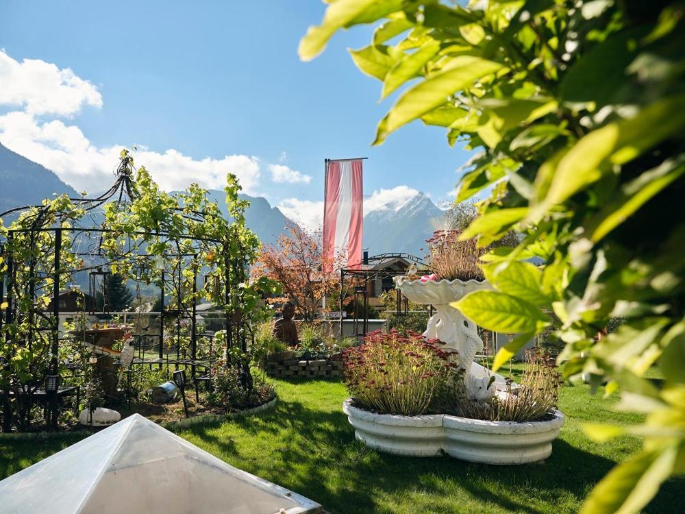 Hotel Garni Pinzgau, Bernd Huettl Neukirchen am Großvenediger Eksteriør billede